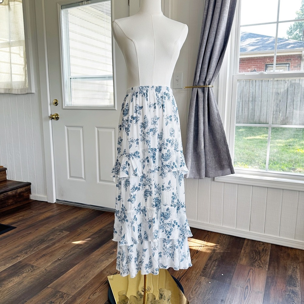 J GEE Women Maxi Skirt S White Blue Floral Tiered Cottagecore Prairie Boho Skirt